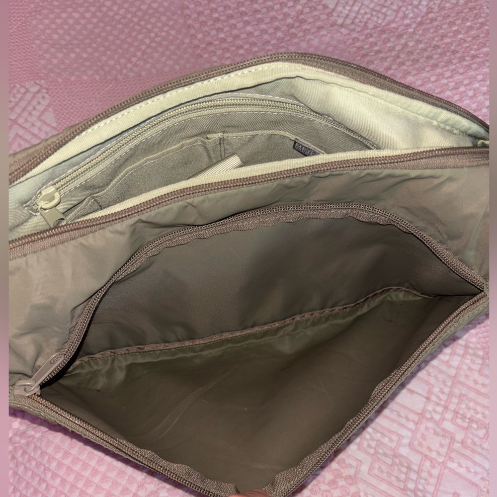 Pacsafe City Safe Tote - Picture 6 of 16